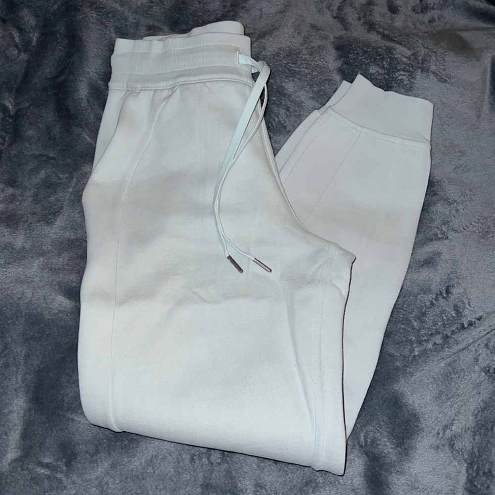 Lululemon Scuba Joggers size 4